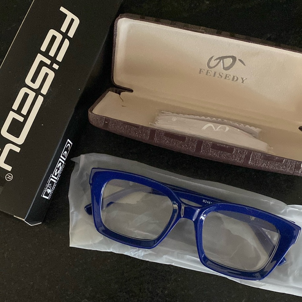 Feisedy NWT Blue Eyeglasses and Case Clear Lens Fashion eyewear statement
